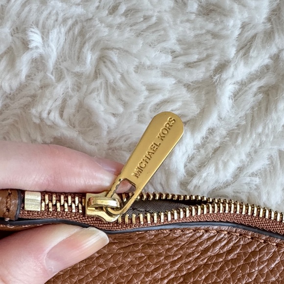 Michael Kors Tan Brown Pebbled Leather Clutch Wristlet Bag Pouch - Picture 6 of 10